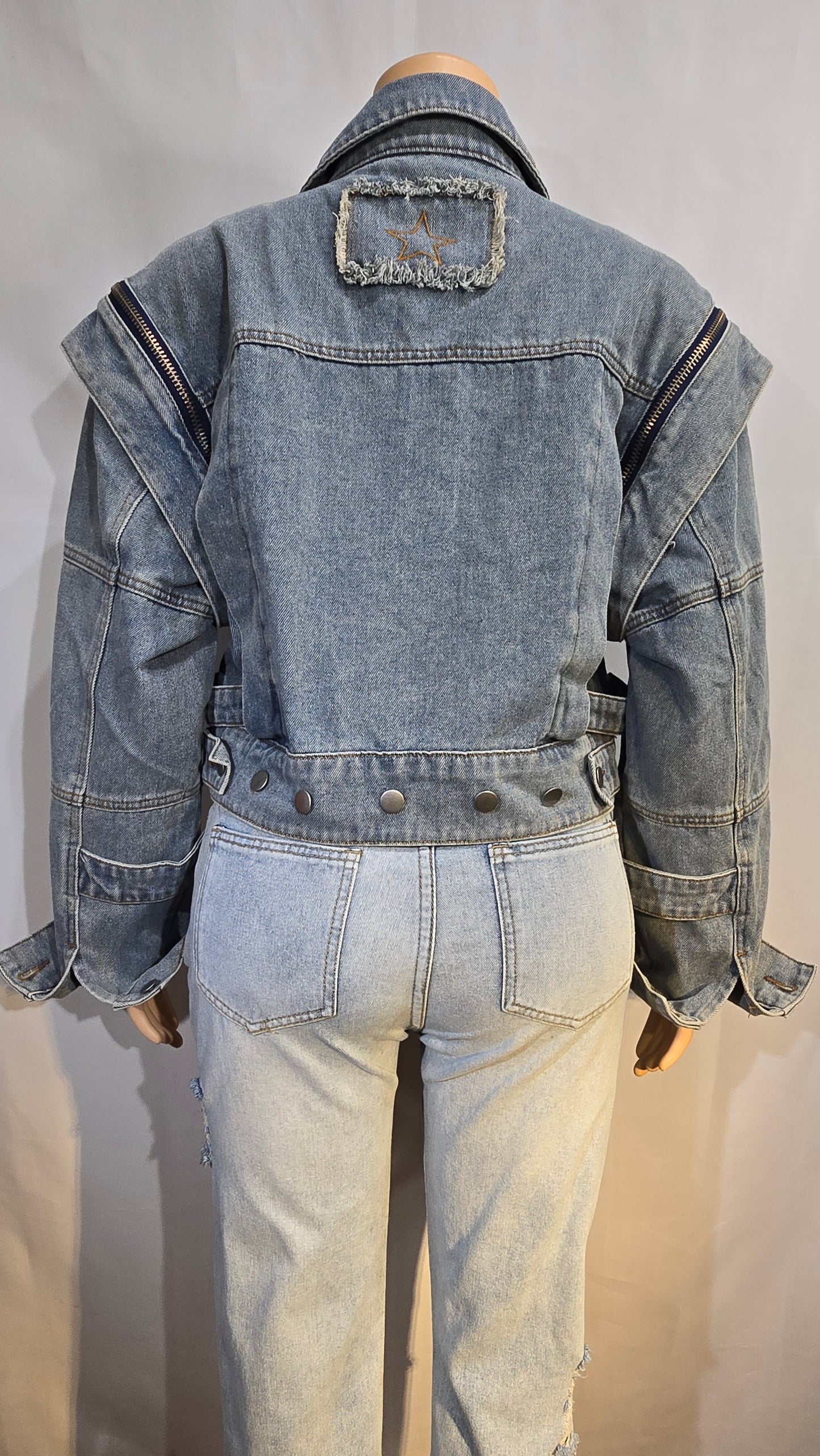 Fashionable women's denim jacket.