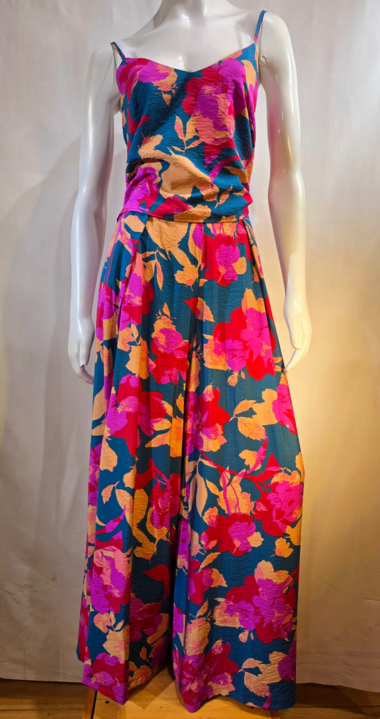 2pc summer set.  This casual look is made with Summer in mind. Light weight material with red, tan & teal color combinations.